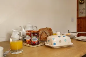 Chapelton Coachman's Cottage - a Cottage That Sleeps 4 Guests in 2 Bedrooms - Image 5