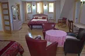 Gite a l'Abri du Vent Bed and Breakfast - Image 5
