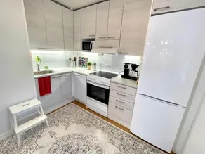 Cozy Renovated House with a Lot of Parking Space. - Image 5