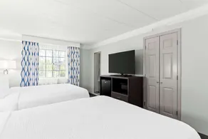 Days Inn & Suites by Wyndham Schaumburg - Image 2