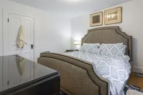 House with 2 King Beds, 4K TV & Wifi - Image 4