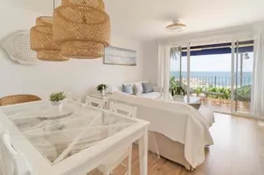 Apartamento Primera Linea de Mar con Espectaculares Vistas - Image 4