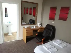 Victoria Hotel - Image 2