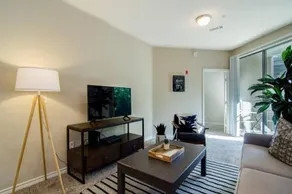 Two Bdrm Near Beale St. - Image 4