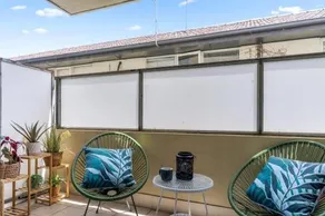 Cozy 1 Bedder in St Kilda with Balcony - Image 2