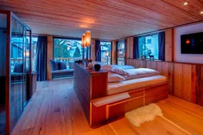 Backstage Hotel Chalet Rooms - Image 2