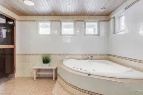 Grand Villa Kivisto Near Helsinki Airport - Image 4