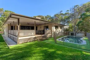 7 Ibis Court Spacious Family Home With Large Outdoor Area Swimming Pool & Ample Parking - Image 5