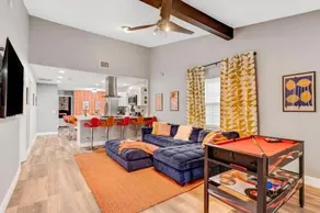 Groovy Funhouse Getaway 4 bdrm near Legoland - Image 3