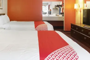 Days Inn by Wyndham Adairsville - Image 4