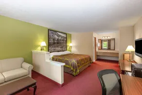 Super 8 By Wyndham Eureka Springs - Image 2