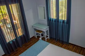Paradise Studios & Apartments - Image 4