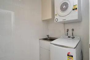 Premium 2 Bedroom Garden Apartment - Image 2