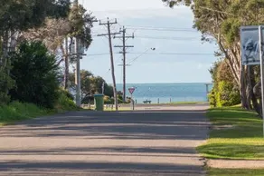 Bay Beach Beauty - Image 4