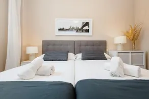 In the historic center of Malaga very close to the beach and the AVE train station with private parking - Image 2