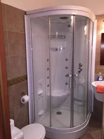 Elvis Guesthouse Budapest - Image 3