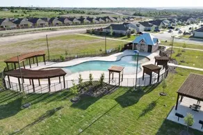Cozy Smart Home with Pool & Gym - Image 3