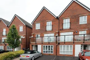 Stunning 5 bed House in Ashford - Image 2