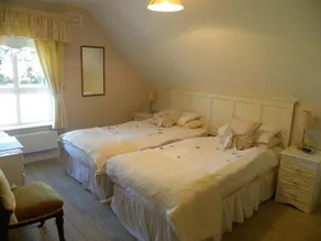 Maple Lodge - Image 2
