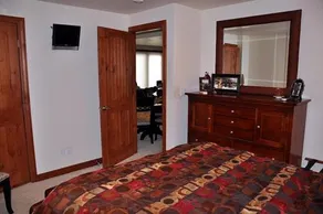 Gorgeous East Vail Condo #402 On The Creek With Hot Tub. - Image 5