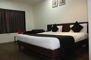 Hotel Sea Rock Villa - Image 3