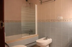 Modern Garden Apartment - Image 5
