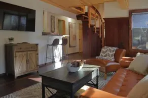 Hobbit House - Cozy Fireplace Retreat In Town - Image 3