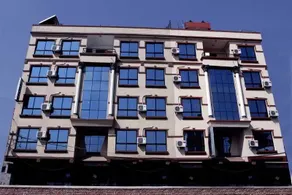 Peak Point Hotel - Image 1