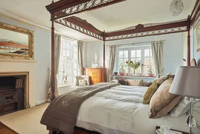Drakestone House Manor With Breathtaking Cotswolds Views - Image 2
