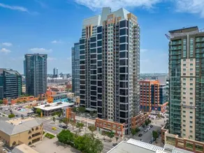 City Centre Retreat - 1BR Condo with Desk - Image 5