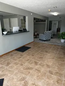 Victorian Inn North - Image 3