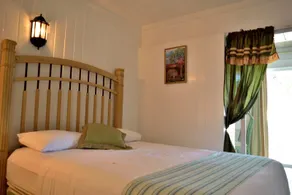 Chateau Blanc Apartments On Se - Image 4