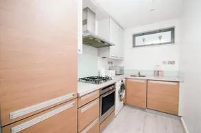 Stylish Apartment Close to London Bridge - Image 2