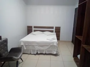 Golden Hotel - Image 5
