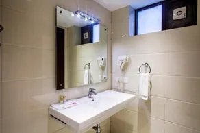 Red Leaf Boutique Hotel - Image 4