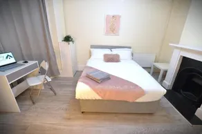 Rose House Entire House Wifi 3 Bed Garden Maidstone - Kent - Image 5