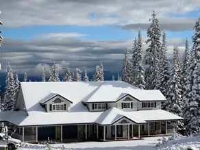 Vacation Homes by The Bulldog Knight Star Lodge Properties - Image 2