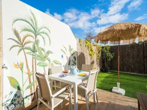 Beautiful holiday home in Villajoyosa with shared sauna - Image 2