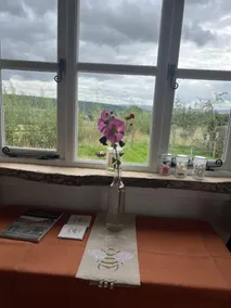 Luxury Shepherd's Hut Style Cabin With Views - Image 4