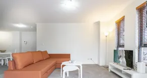 Kozyguru | Redfern | Cozy Apt Near Train Station - Image 2