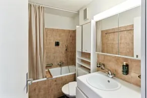 Beautiful Boutique Apartment DRAHTZUG8APT6 - Image 4