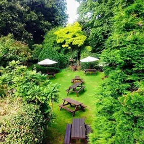 The Red Lion Inn & Restaurant - Image 2