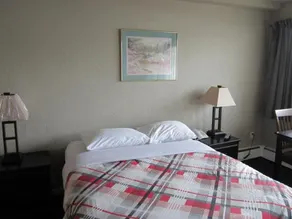 Hideaway Inn - Image 5
