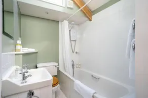 Moon Cottage - Image 2