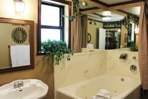 Castle Creek Inn - Image 5