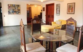 Aconchegante e ampla casa na Granja Viana - Image 2