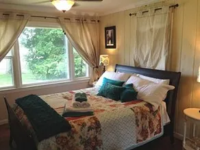 Sams Cottage Bed and Breakfast on the Greens - Image 3