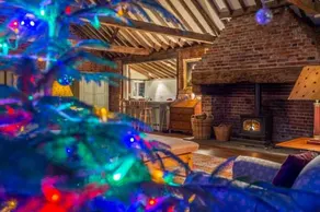 Court Barn At Shelley Priory Farm - Image 3