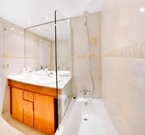Sequia Deluxe Apartment - Image 3