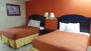 Executive Inn - Calhoun - Image 4